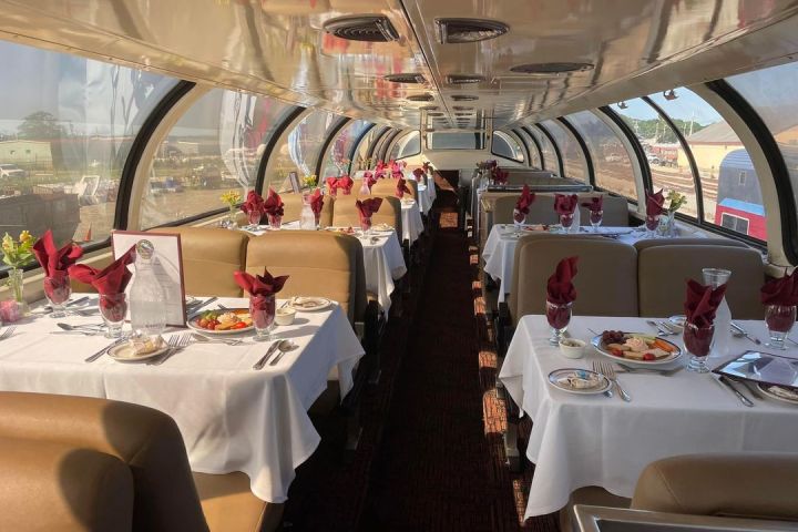 dome car dining